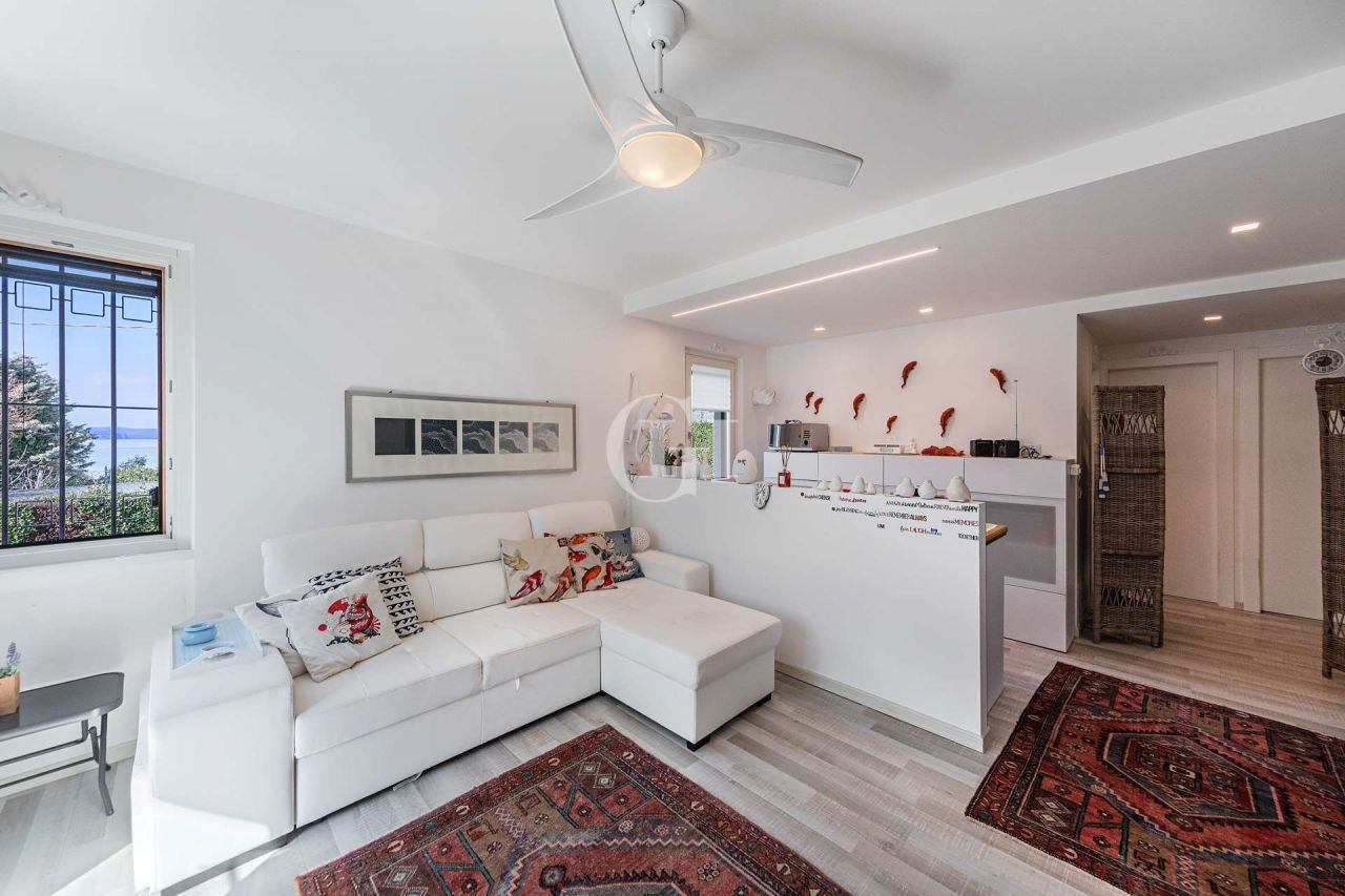 Апартаменты у озера Гарда, Италия, 75 м2 фото 3