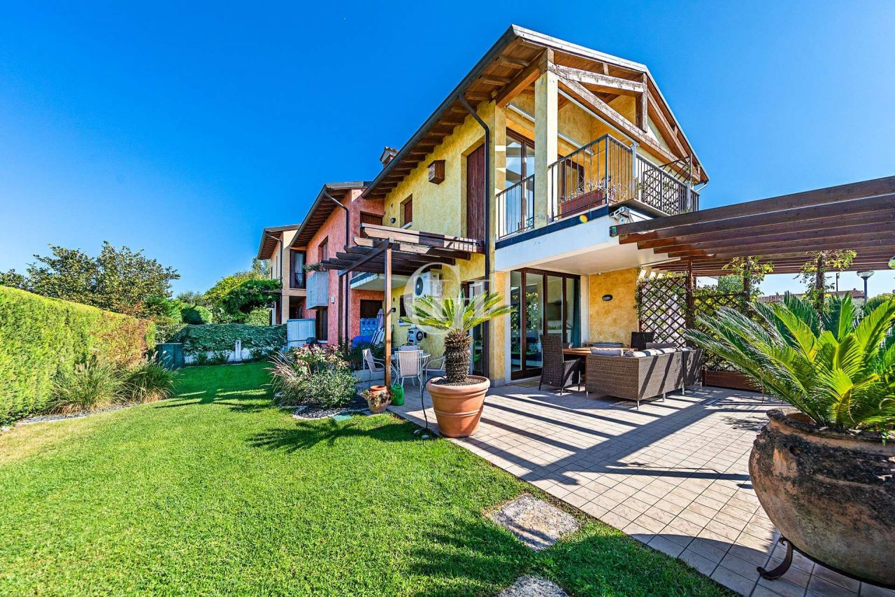 Апартаменты у озера Гарда, Италия, 85 м2 фото 2