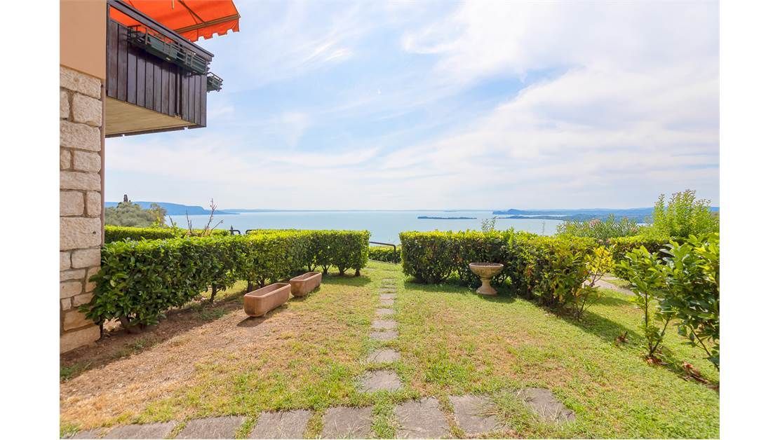Апартаменты у озера Гарда, Италия, 95 м2 фото 2