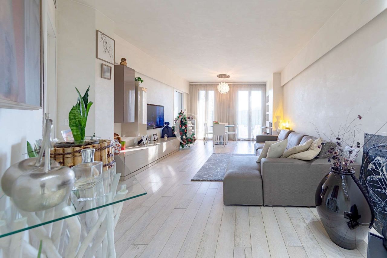 Апартаменты у озера Гарда, Италия, 95 м2 фото 4