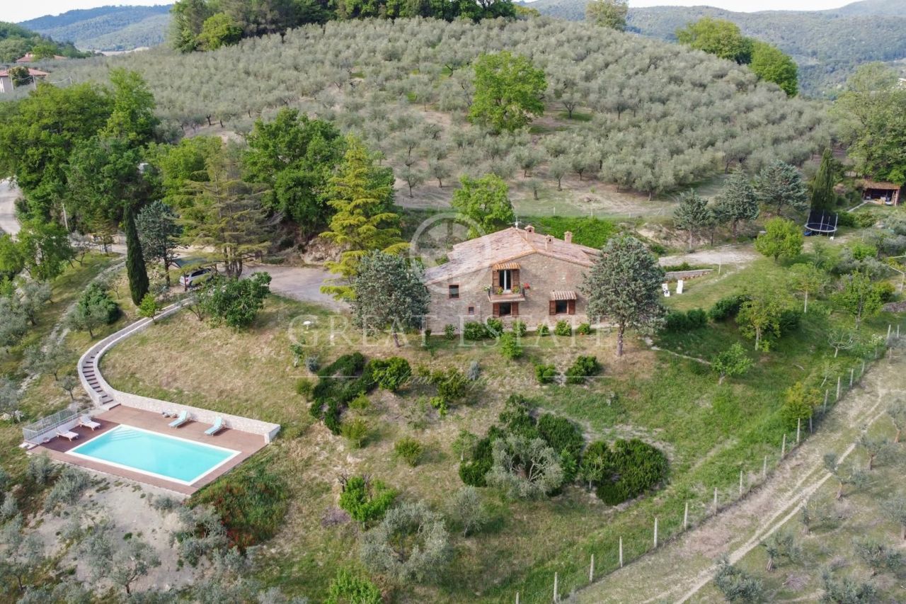 Дом в Коллаццоне, Италия, 250 м2 фото 1