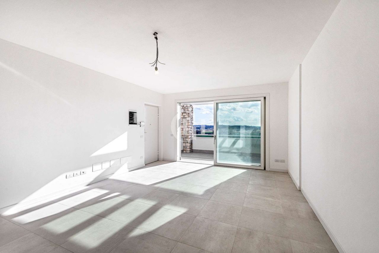 Квартира у озера Гарда, Италия, 95 м2 фото 5