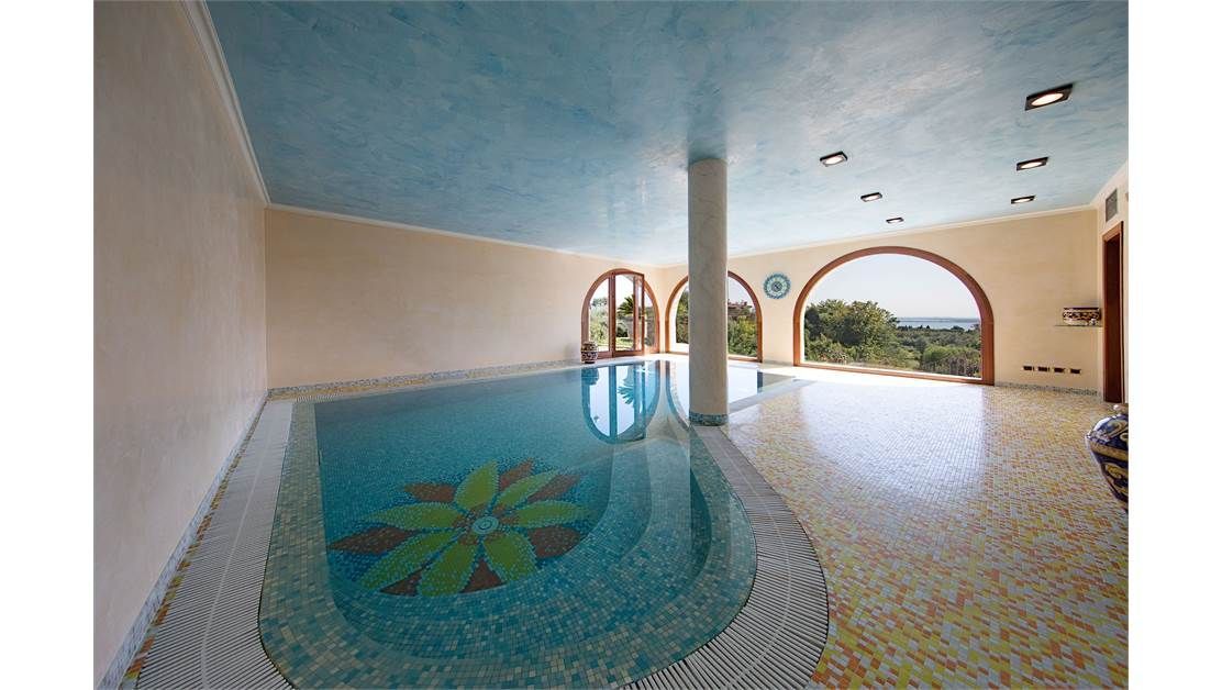 Вилла у озера Гарда, Италия, 600 м2 фото 2