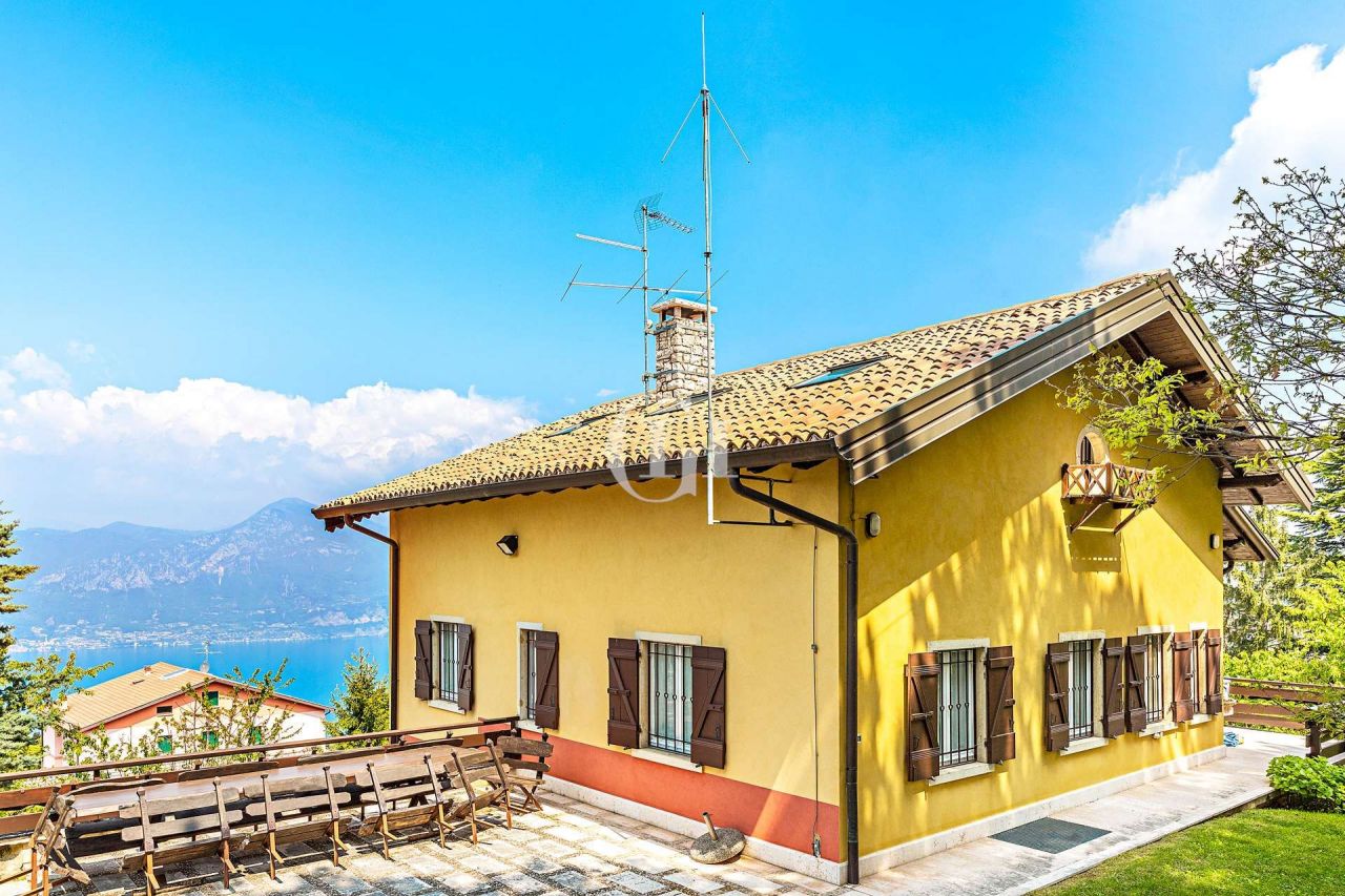 Вилла у озера Гарда, Италия, 380 м2 фото 2