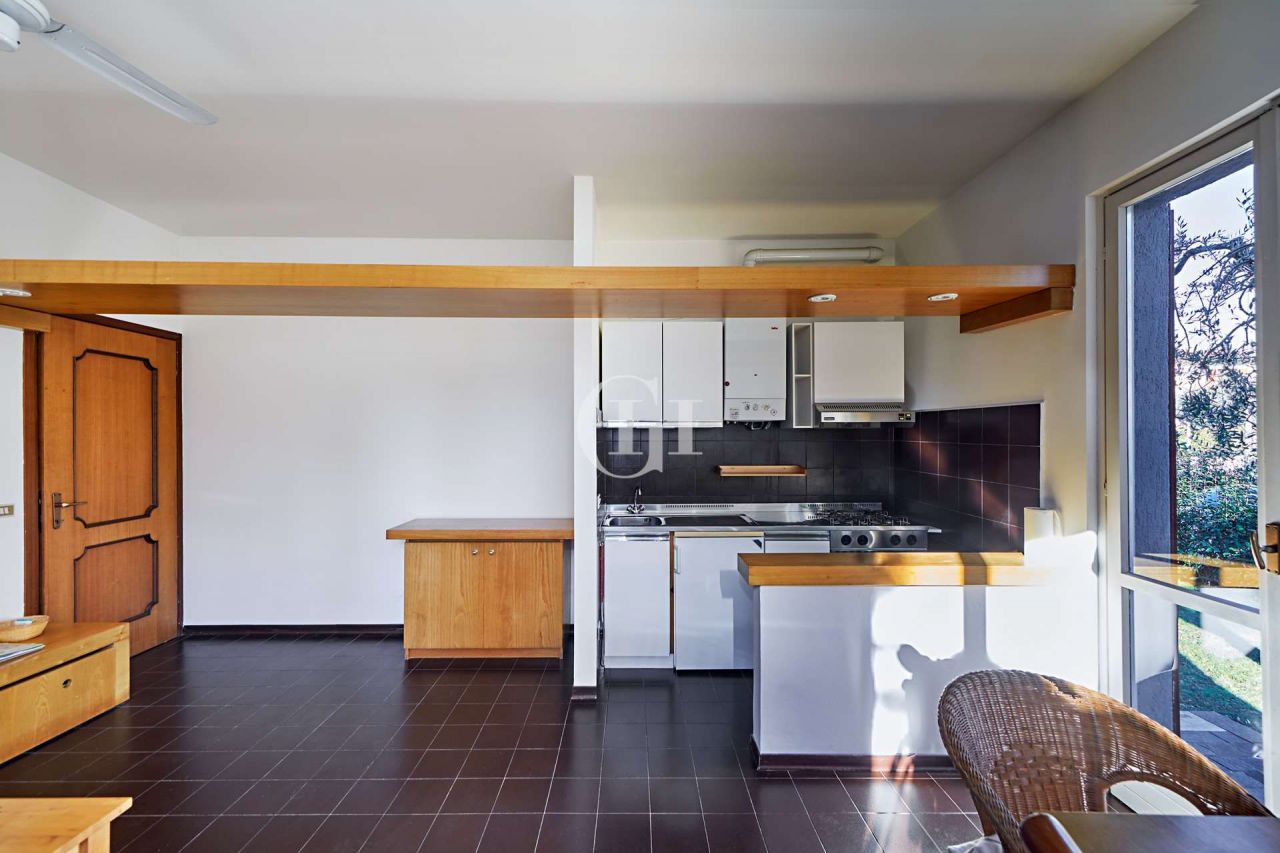 Апартаменты у озера Гарда, Италия, 65 м2 фото 4