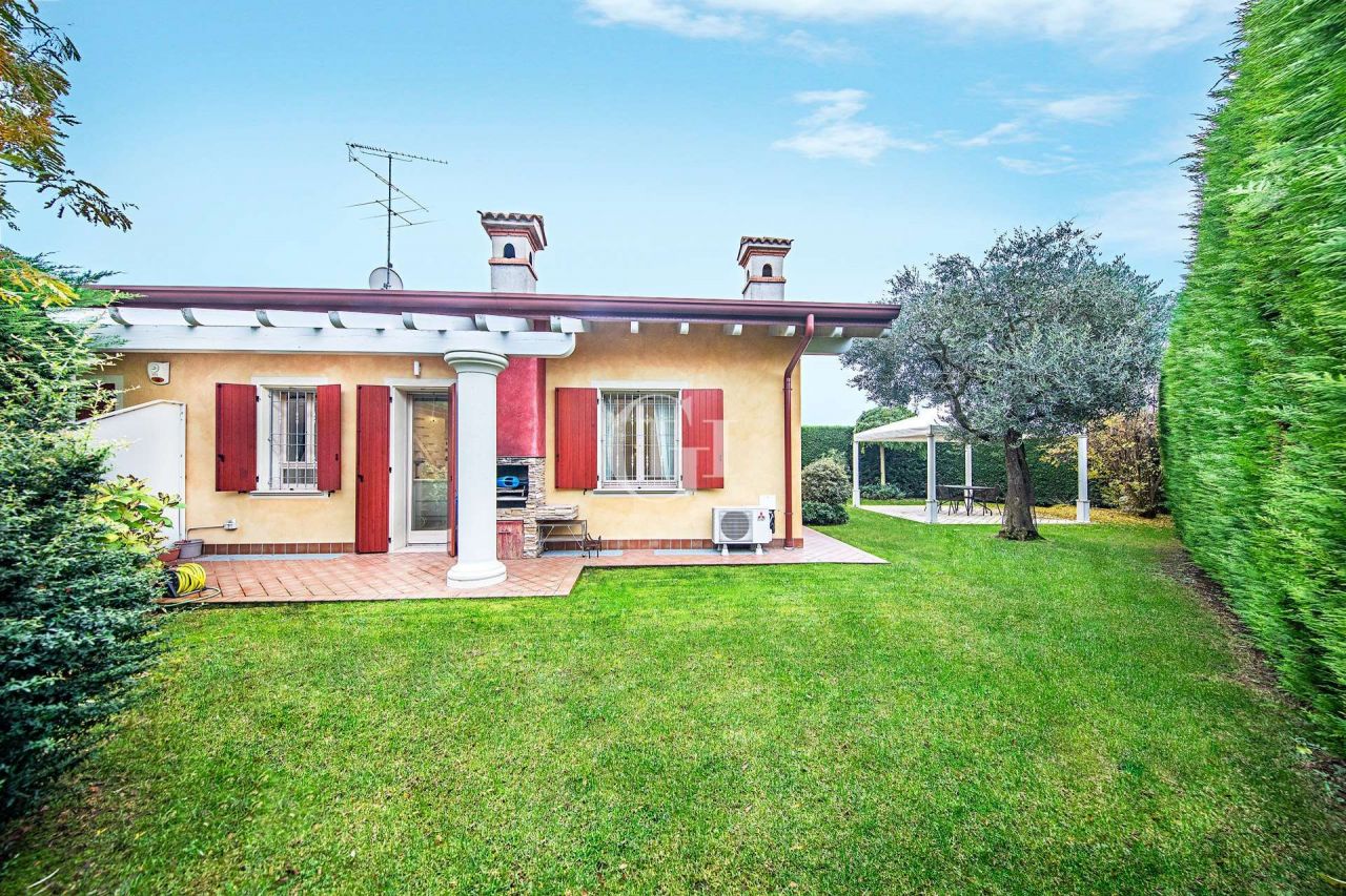 Таунхаус у озера Гарда, Италия, 150 м2 фото 3