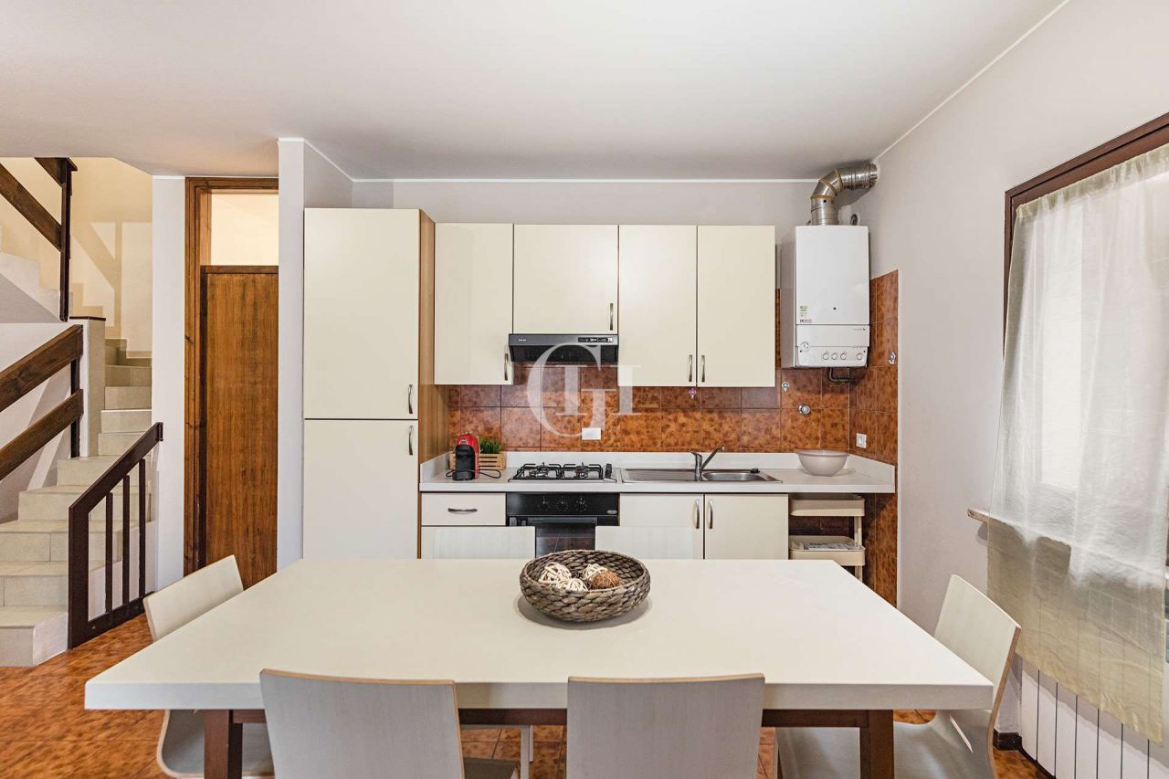 Таунхаус у озера Гарда, Италия, 100 м2 фото 3
