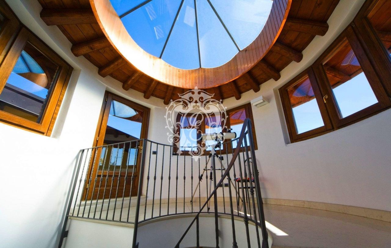 Вилла в Комо, Италия, 1 235 м2 фото 5