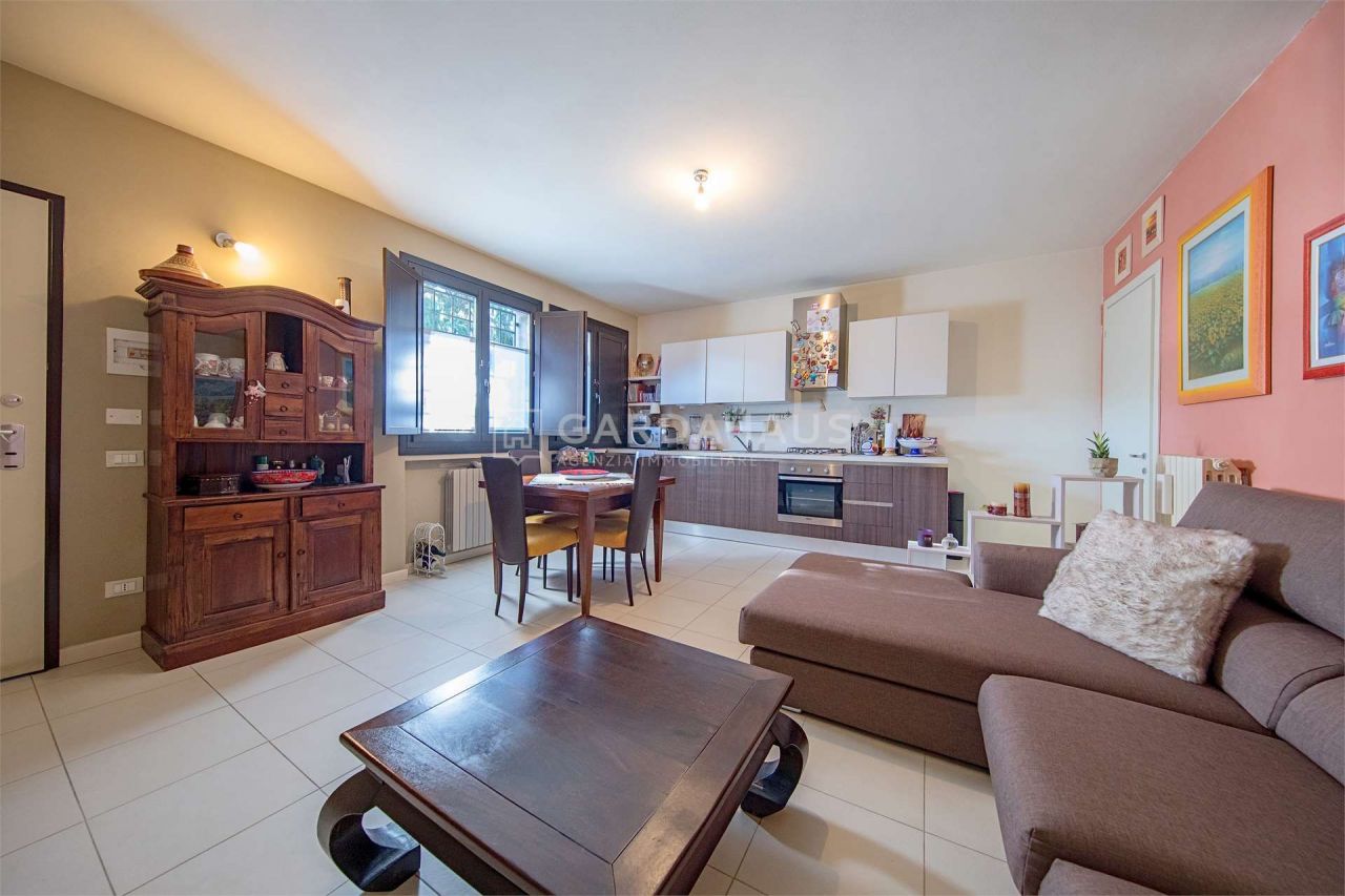 Апартаменты у озера Гарда, Италия, 70 м2 фото 3