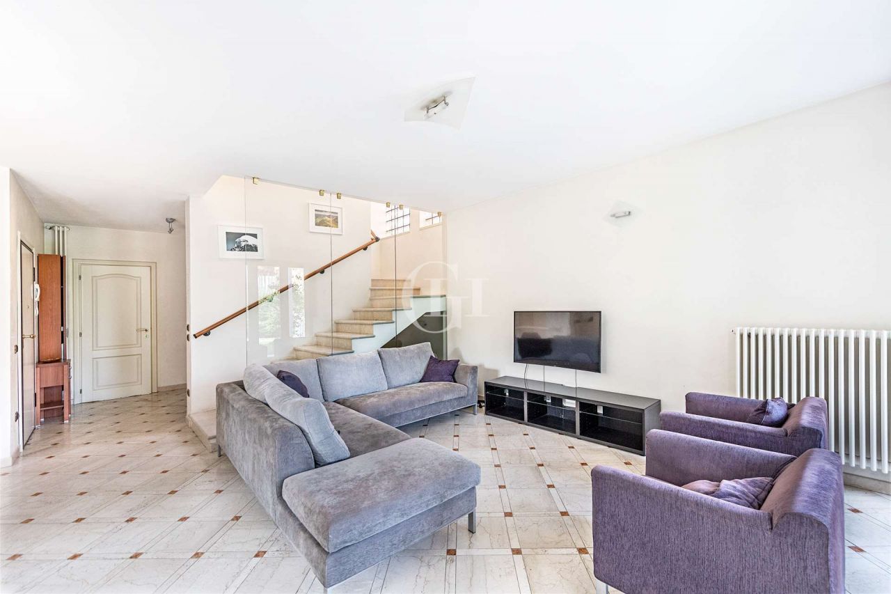 Вилла у озера Гарда, Италия, 300 м2 фото 5