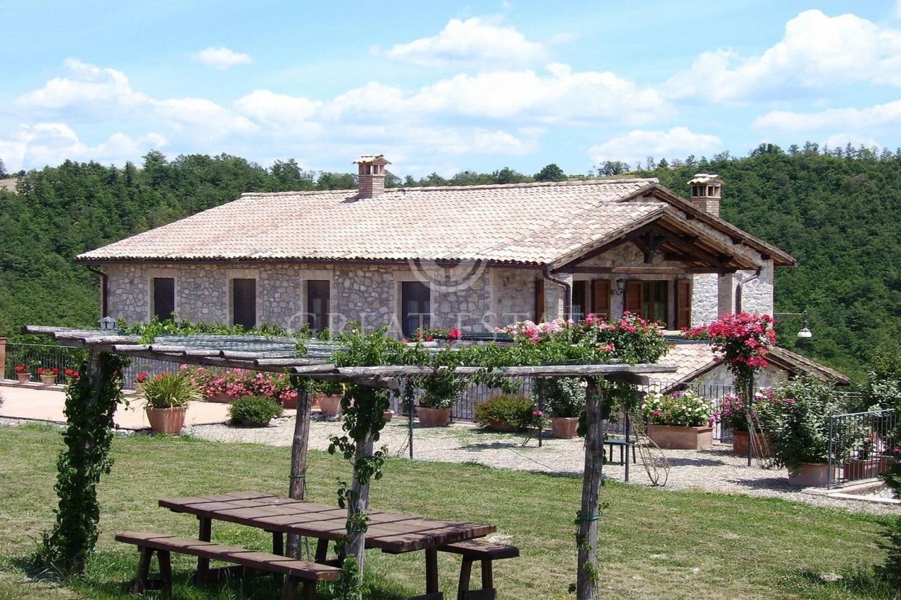Дом в Фабро, Италия, 355.95 м2 фото 2