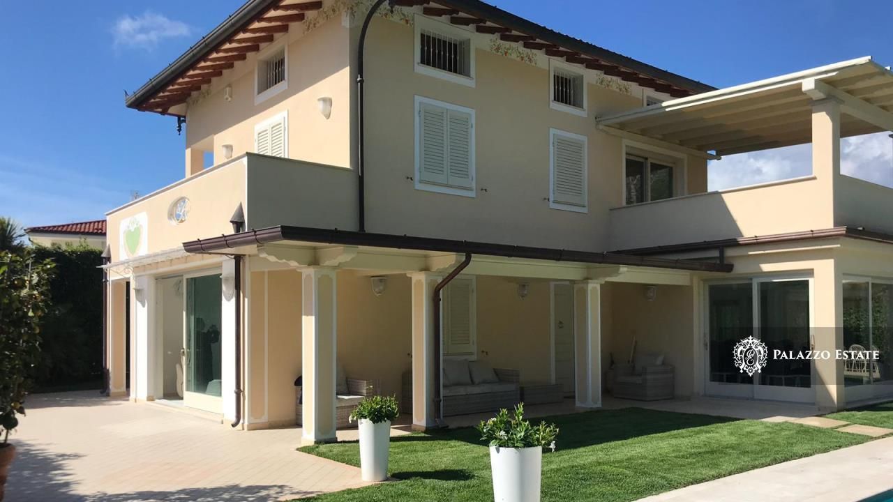 Вилла в Форте деи Марми, Италия, 240 м2 фото 3