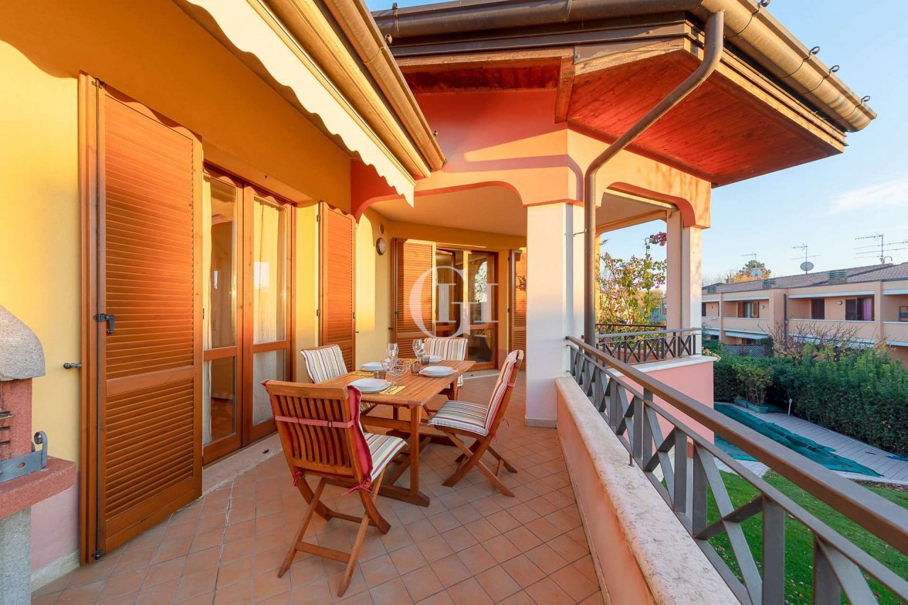 Апартаменты у озера Гарда, Италия, 88 м2 фото 1