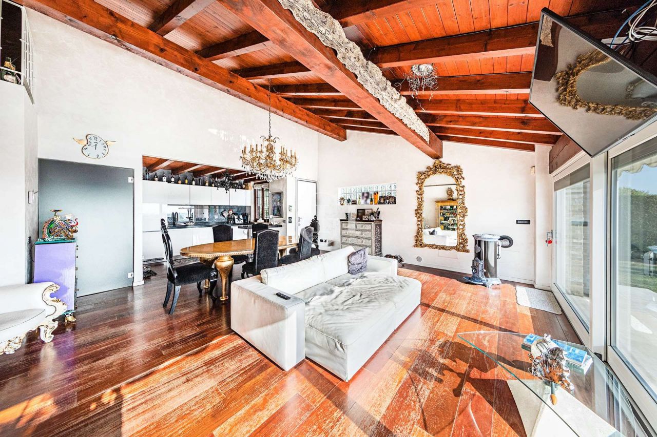Вилла у озера Гарда, Италия, 180 м2 фото 4