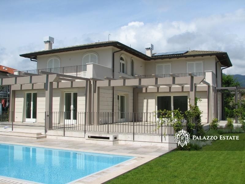 Вилла в Форте деи Марми, Италия, 360 м2 фото 1
