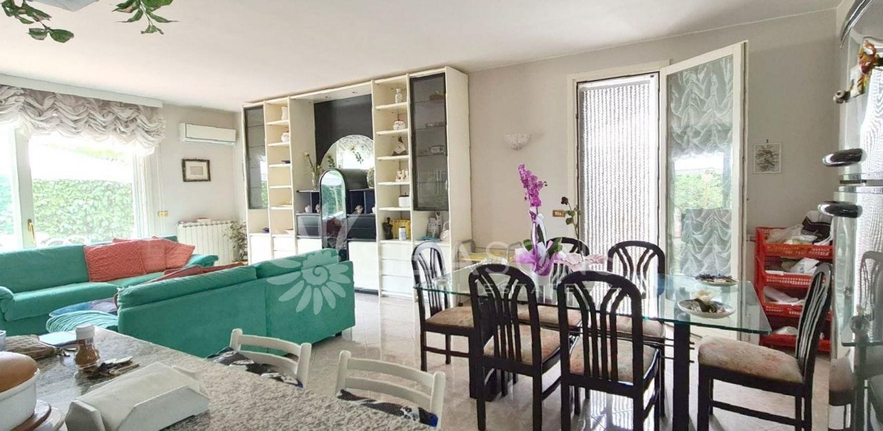 Вилла San Michele al Tagliamento, Италия, 250 м2 фото 1