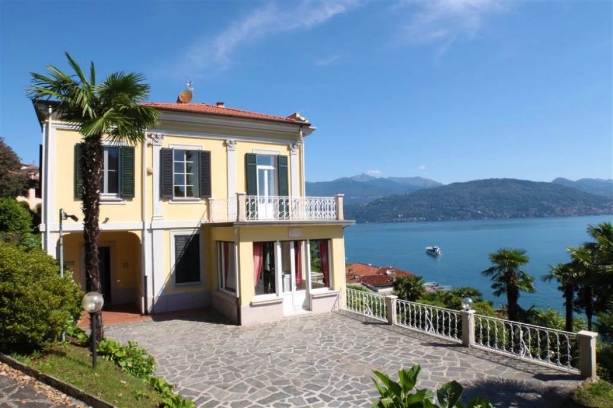 Дом у озера Маджоре, Италия, 280 м2 фото 1