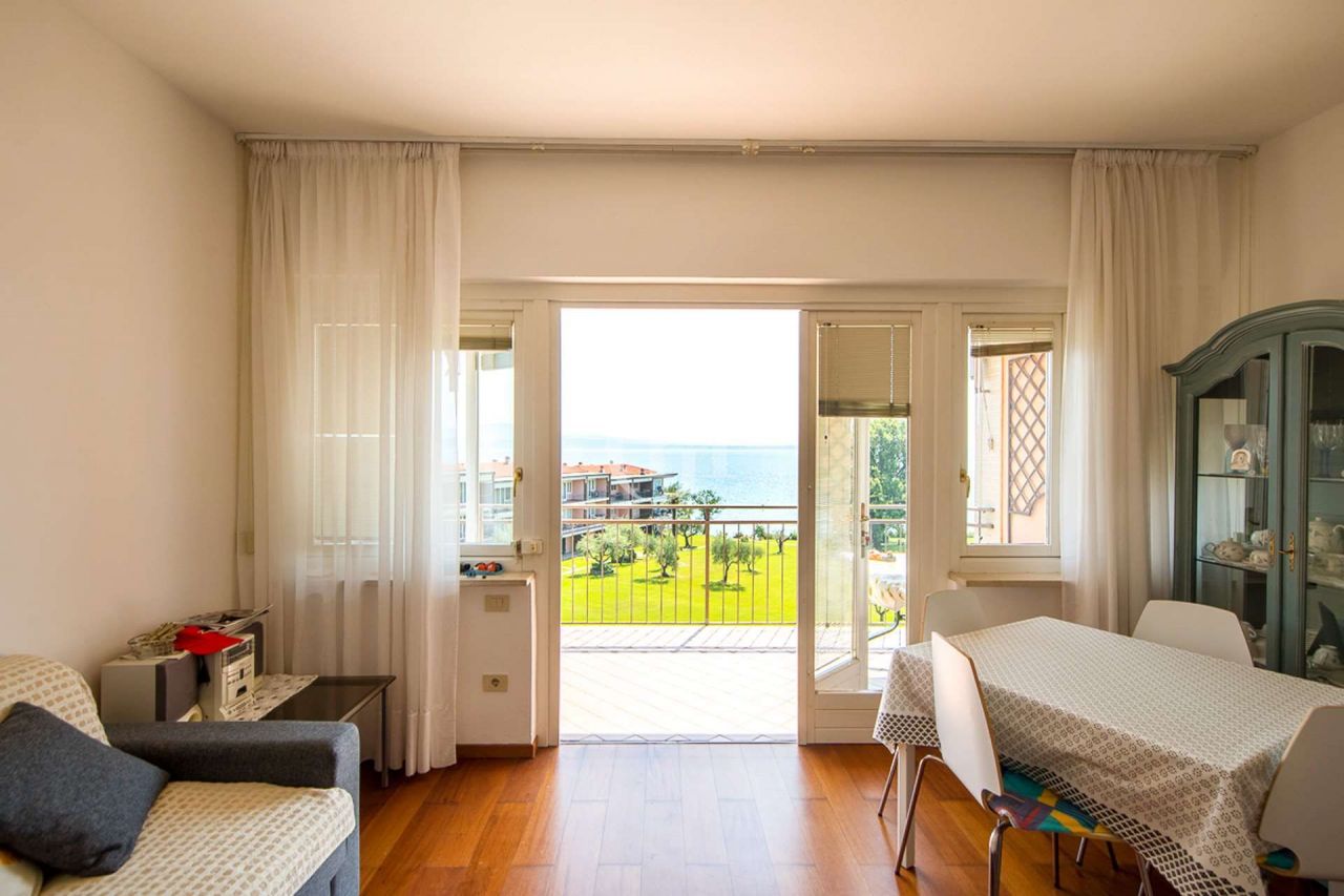 Апартаменты у озера Гарда, Италия, 90 м2 фото 5