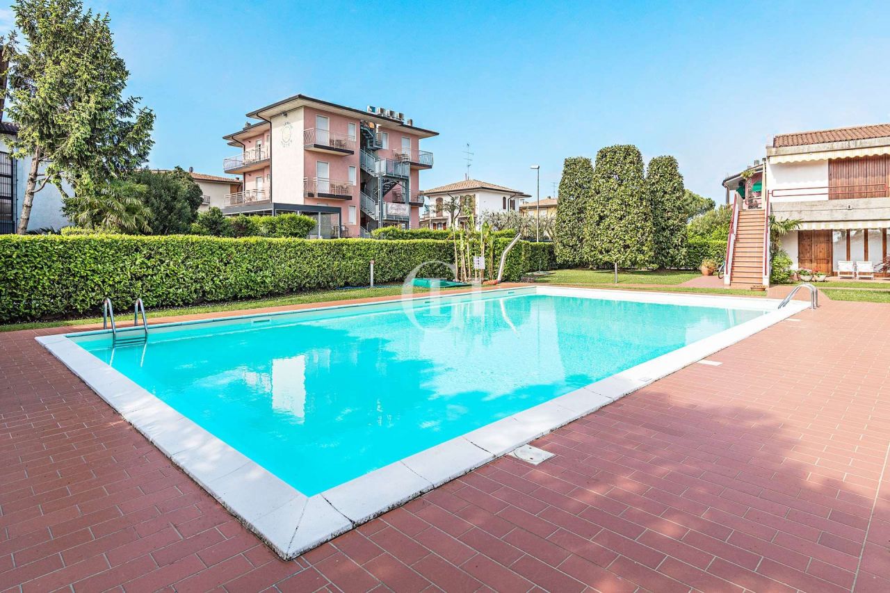 Квартира у озера Гарда, Италия, 85 м2 фото 5