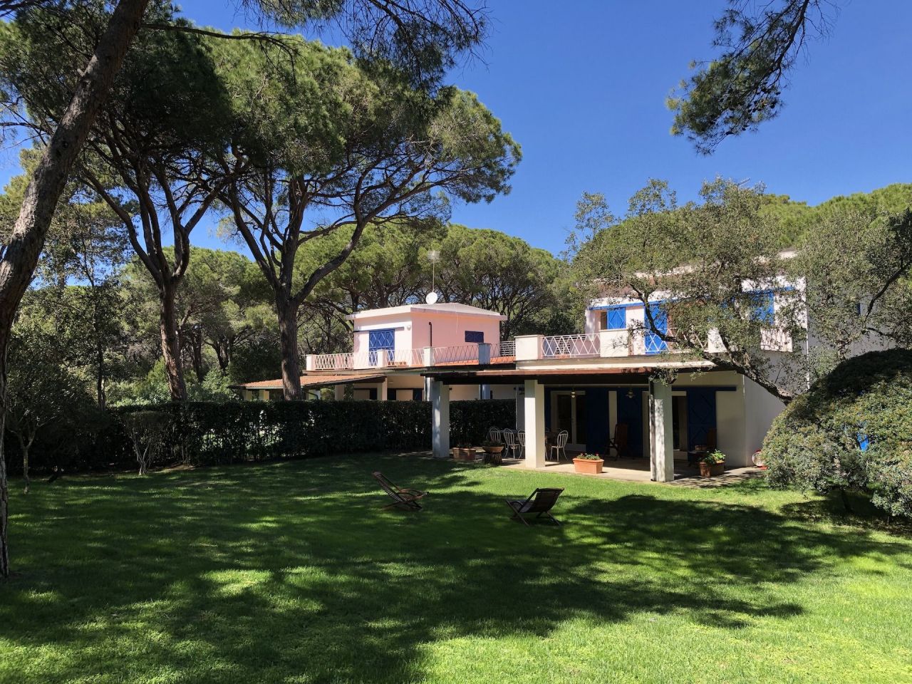 Вилла в Роккамаре, Италия, 400 м2 фото 1