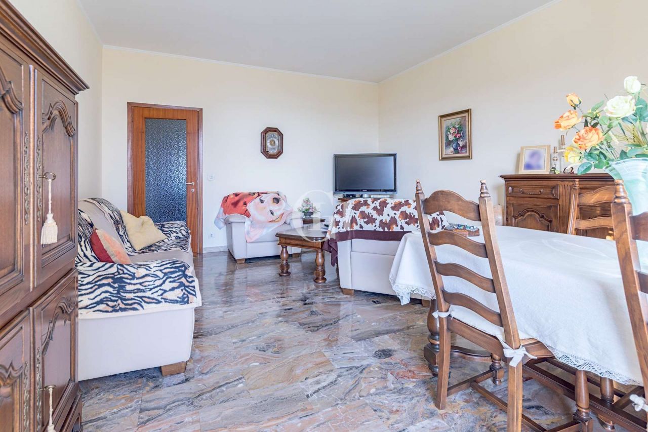 Квартира у озера Гарда, Италия, 120 м2 фото 4