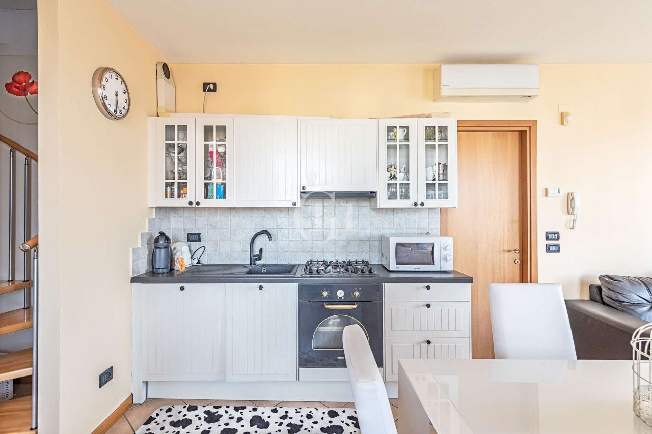 Квартира у озера Гарда, Италия, 110 м2 фото 5