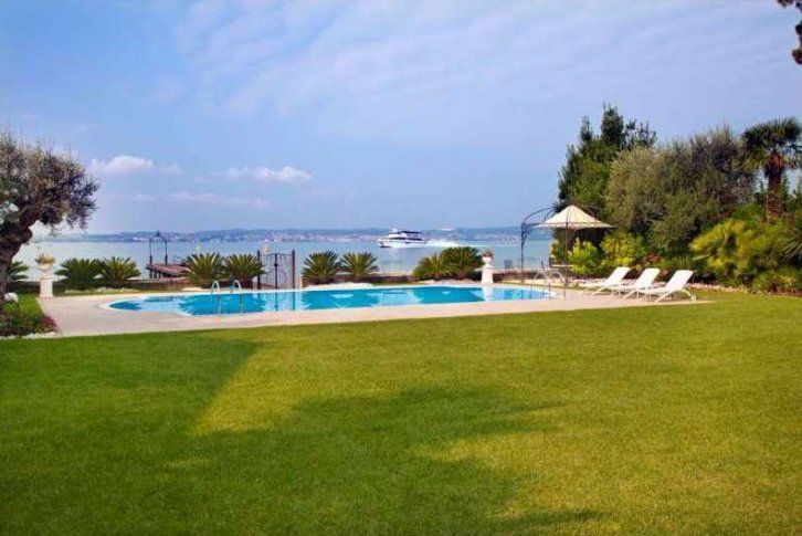 Дом у озера Гарда, Италия, 500 м2 фото 5
