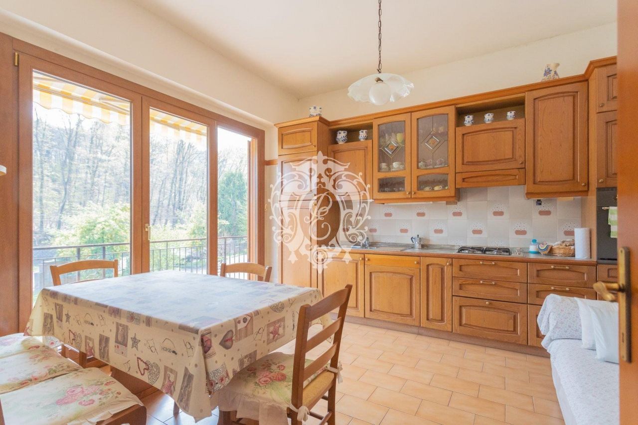 Вилла Bizzarone, Италия, 260 м2 фото 2