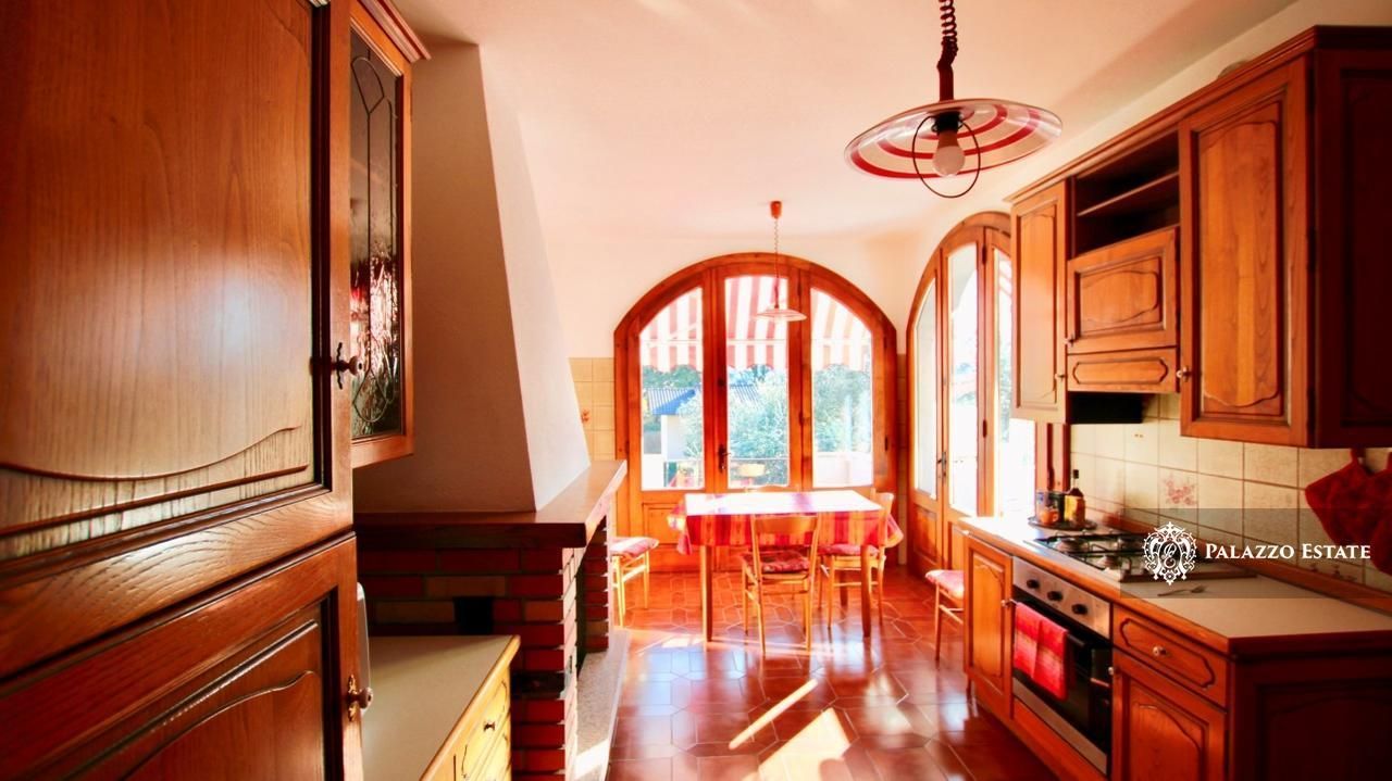 Вилла в Ленно, Италия, 300 м2 фото 2