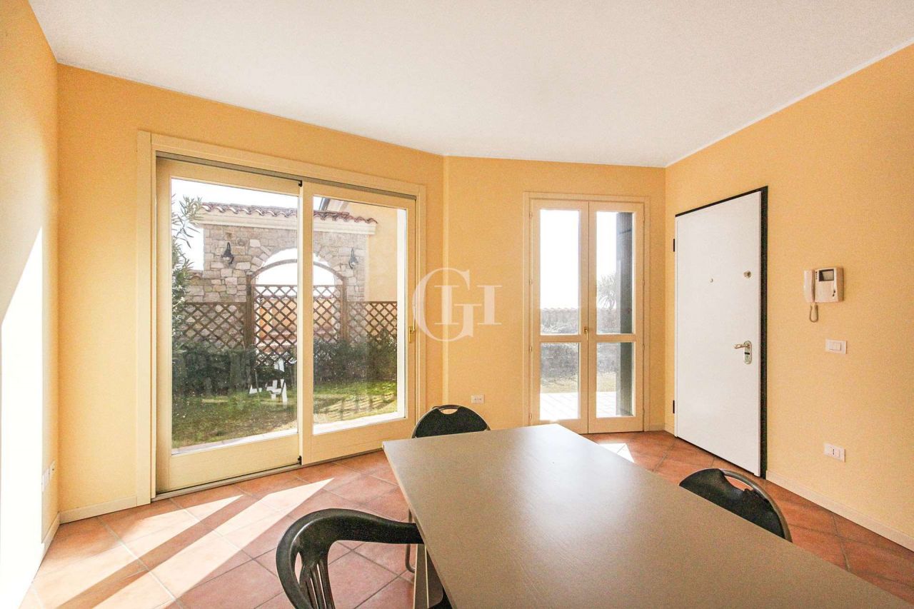 Апартаменты у озера Гарда, Италия, 54 м2 фото 5