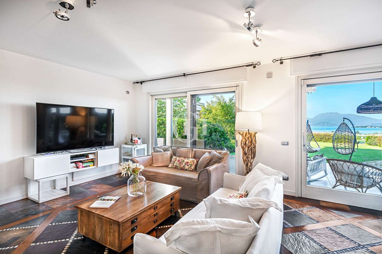 Апартаменты у озера Гарда, Италия, 240 м2 фото 5
