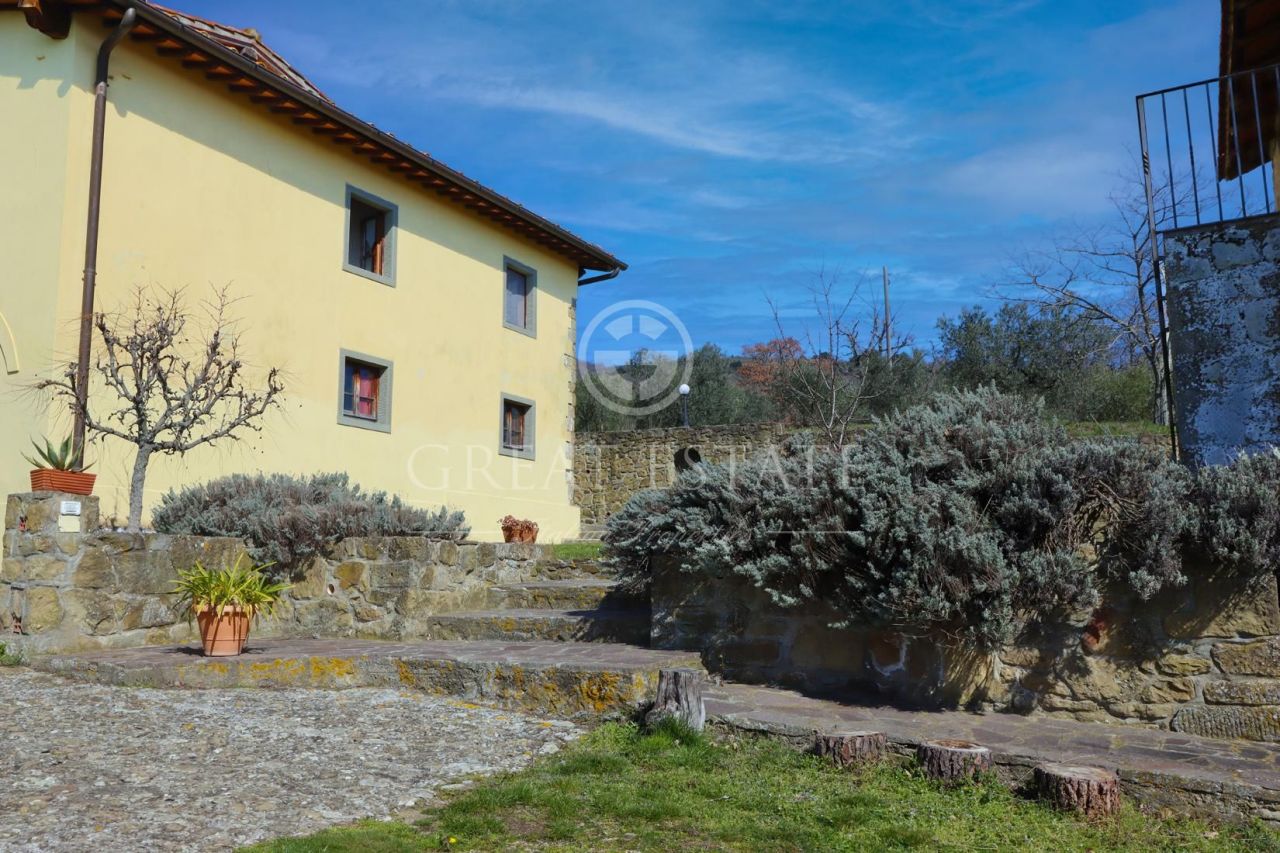 Дом Loro Ciuffenna, Италия, 395 м2 фото 4