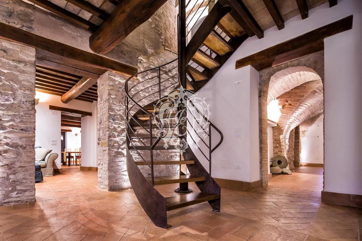 Дом в Монтефалько, Италия, 784 м2 фото 4