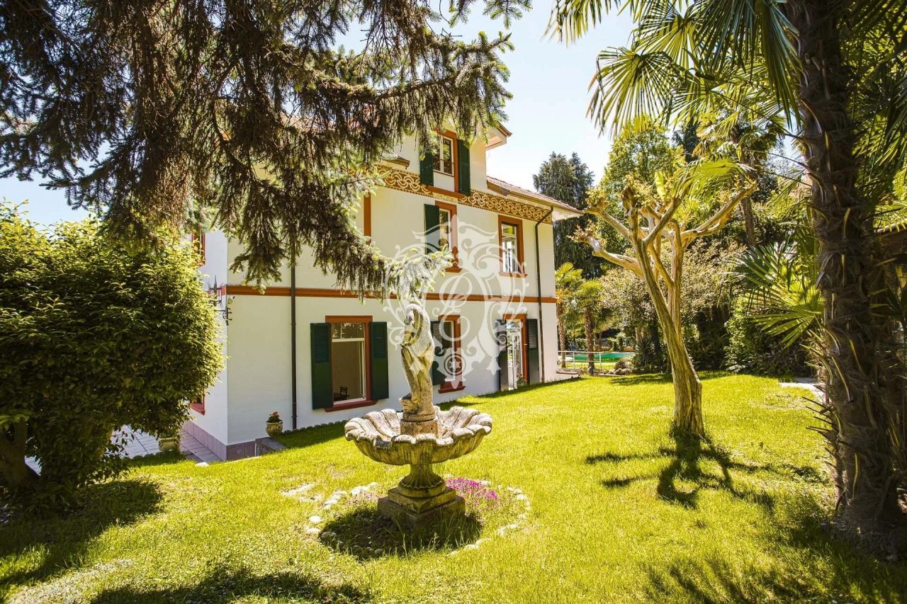 Вилла в Мейне, Италия, 400 м2 фото 4
