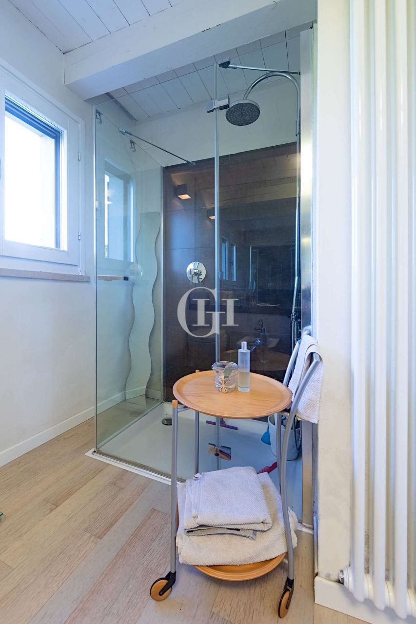 Квартира у озера Гарда, Италия, 60 м2 фото 5
