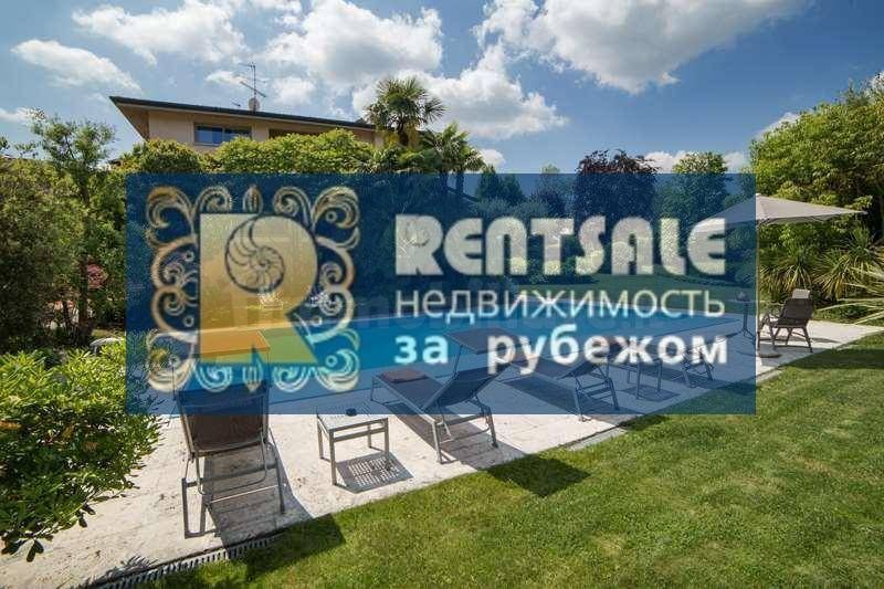 Вилла в Дезенцано-дель-Гарда, Италия, 400 м2 фото 1