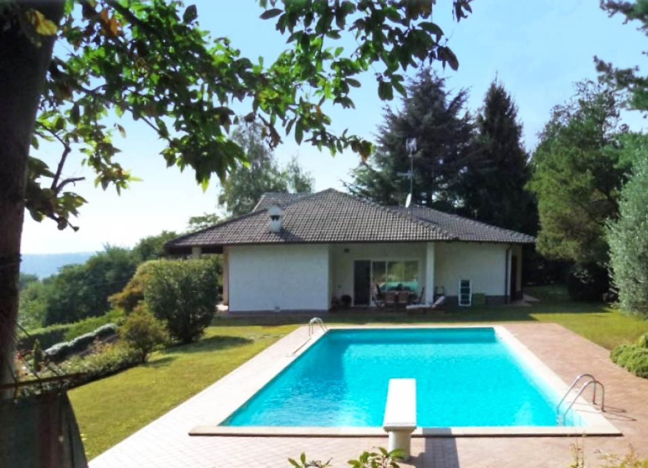 Вилла у озера Маджоре, Италия, 270 м2 фото 1