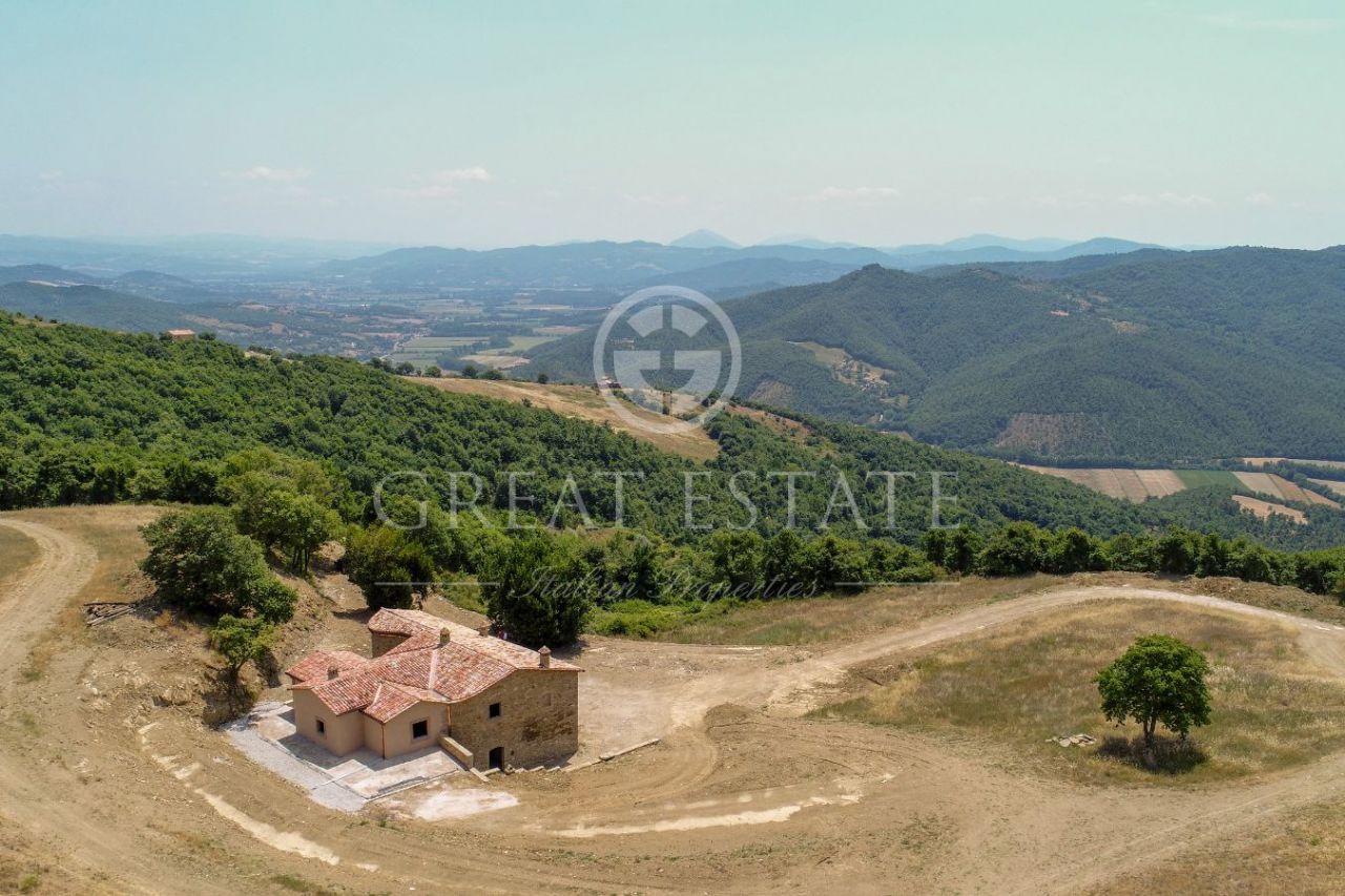 Дом в Читта-ди-Кастелло, Италия, 440 м2 фото 2