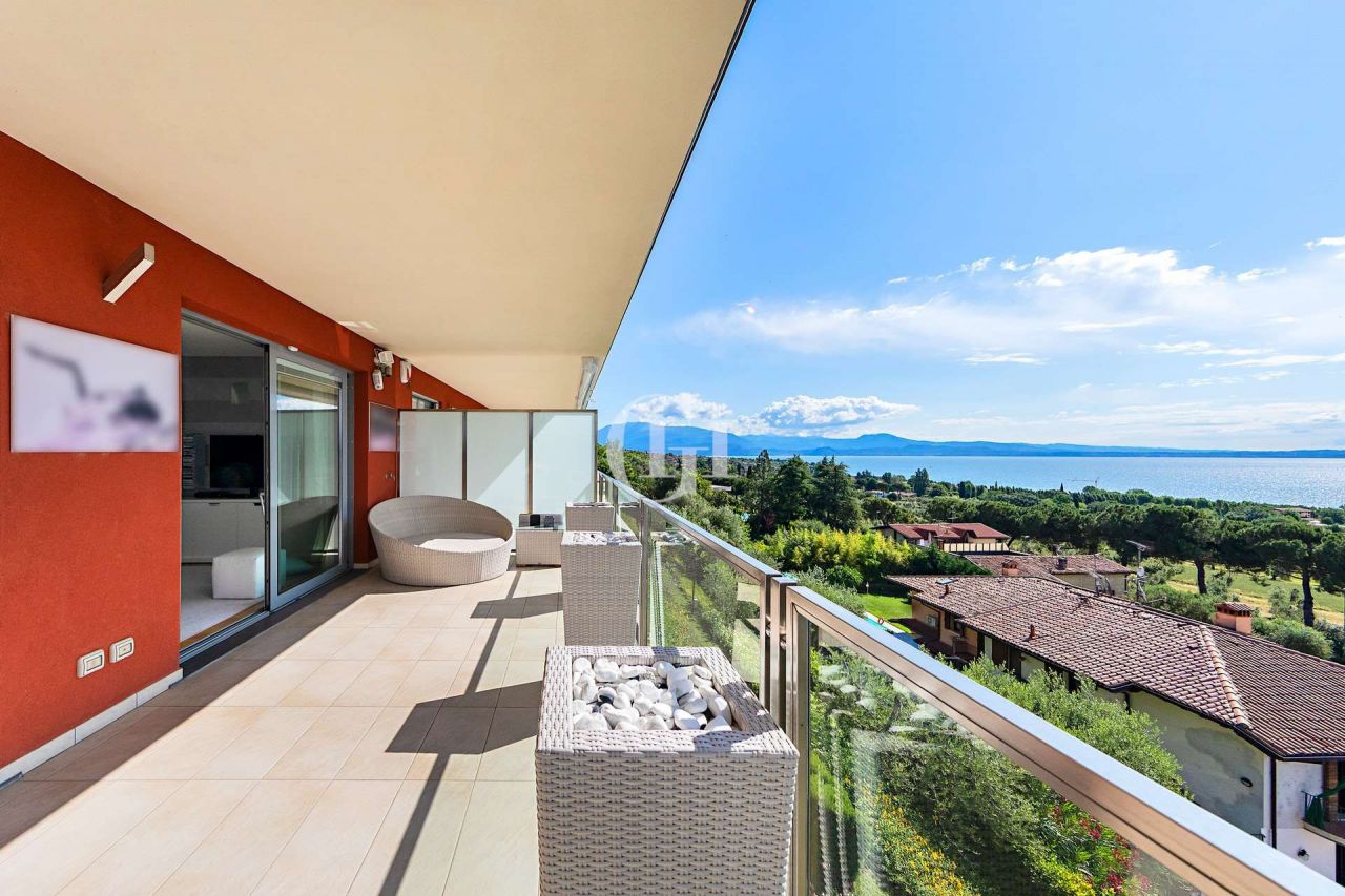 Апартаменты у озера Гарда, Италия, 135 м2 фото 3