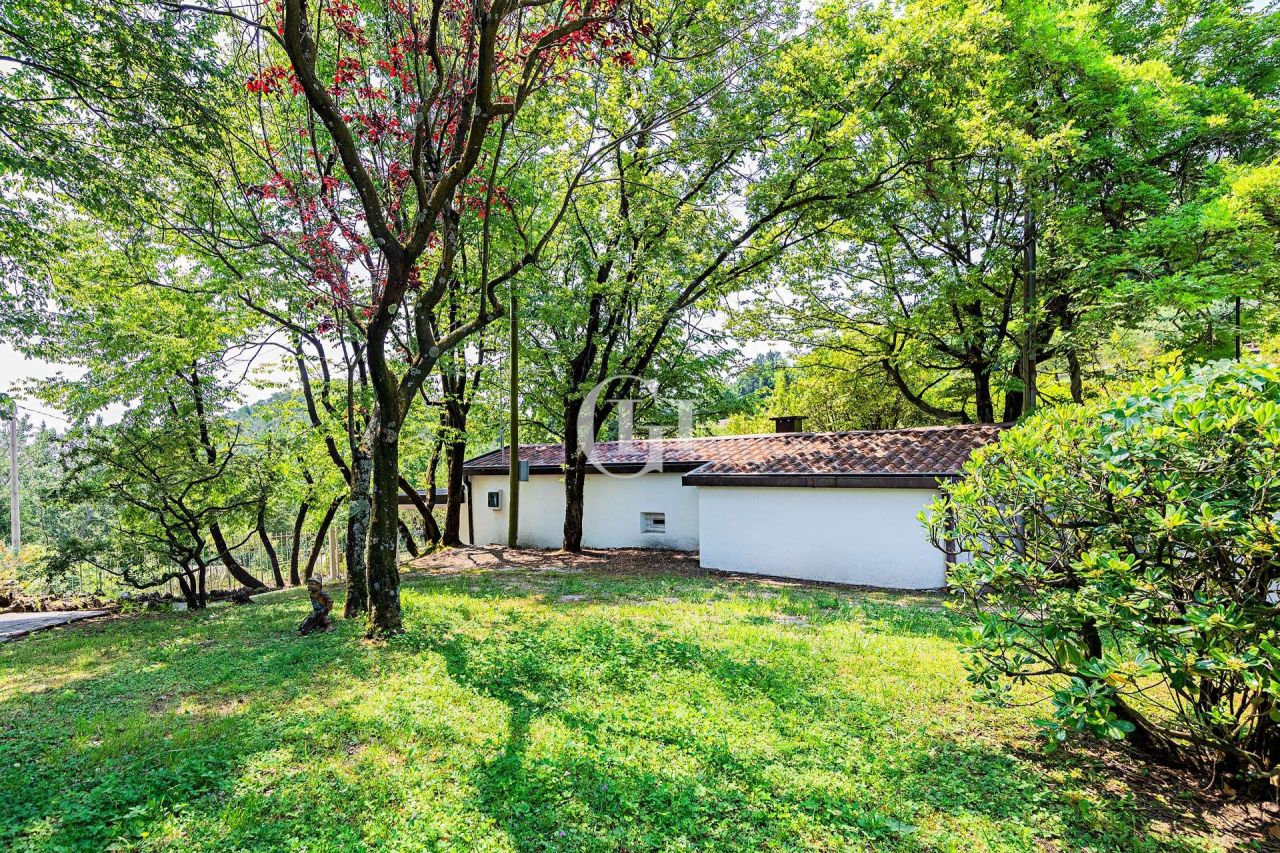 Вилла у озера Гарда, Италия, 300 м2 фото 3
