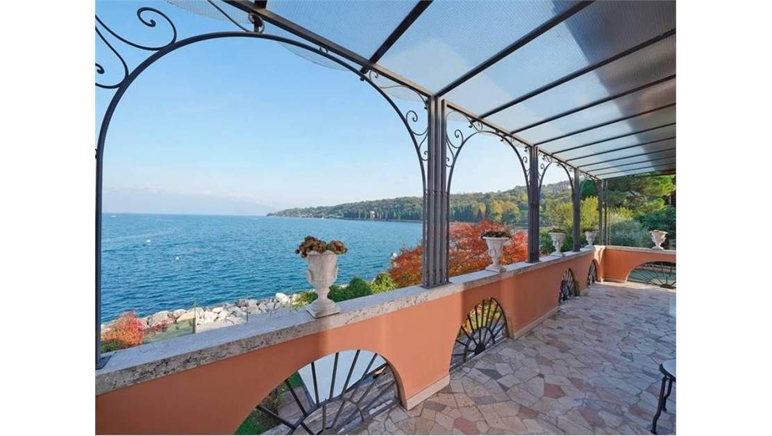 Вилла у озера Гарда, Италия, 200 м2 фото 1