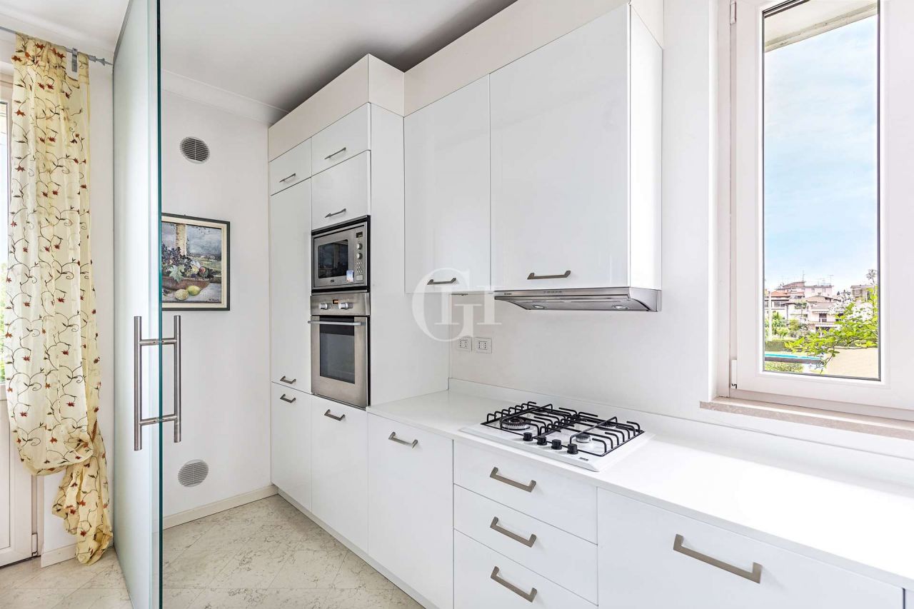 Апартаменты у озера Гарда, Италия, 100 м2 фото 2
