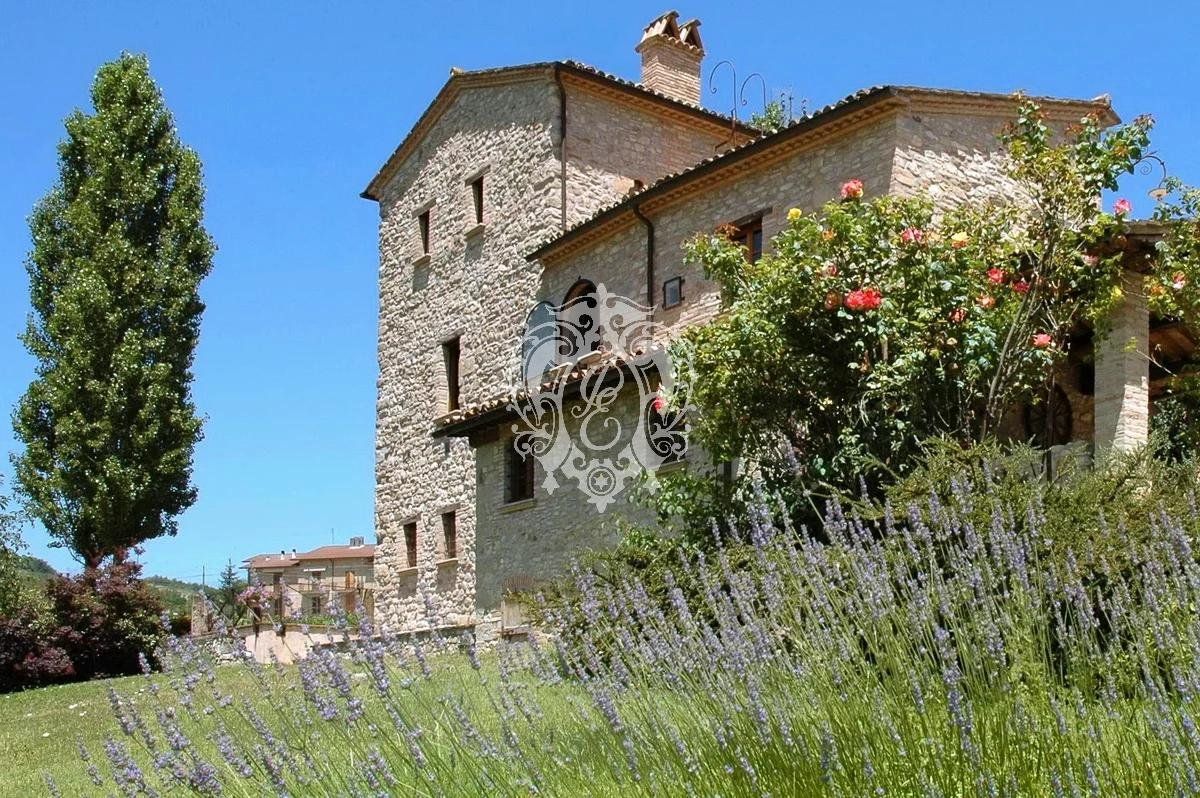 Дом Montone, Италия, 694 м2 фото 2