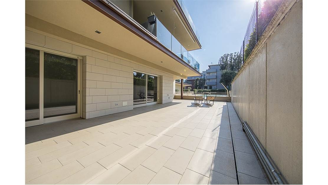 Квартира у озера Гарда, Италия, 75 м2 фото 3