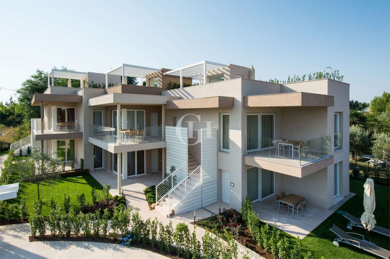 Апартаменты у озера Гарда, Италия, 87 м2 фото 3