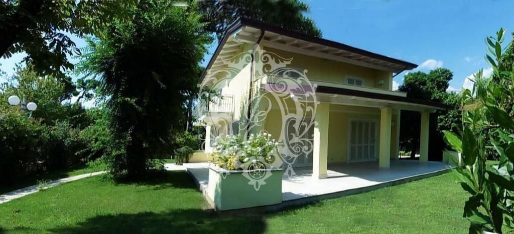 Вилла в Форте деи Марми, Италия, 160 м2 фото 1