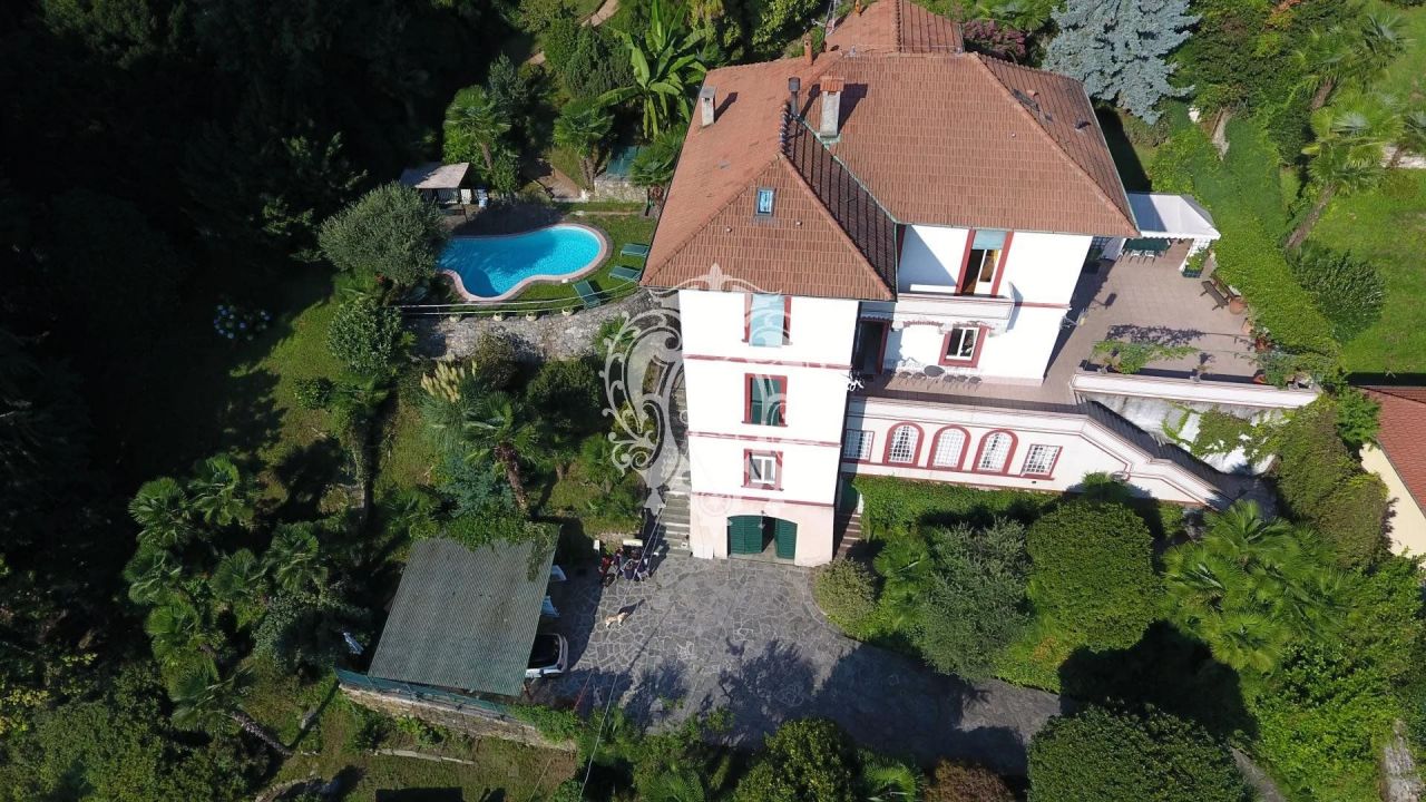 Вилла в Мейне, Италия, 400 м2 фото 2