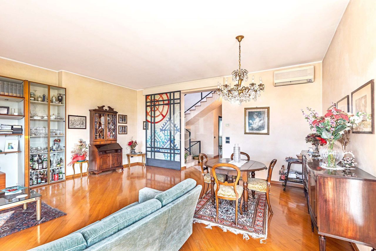 Вилла у озера Гарда, Италия, 305 м2 фото 3