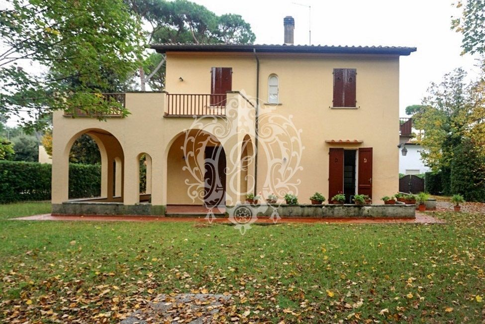 Вилла в Форте деи Марми, Италия, 250 м2 фото 2