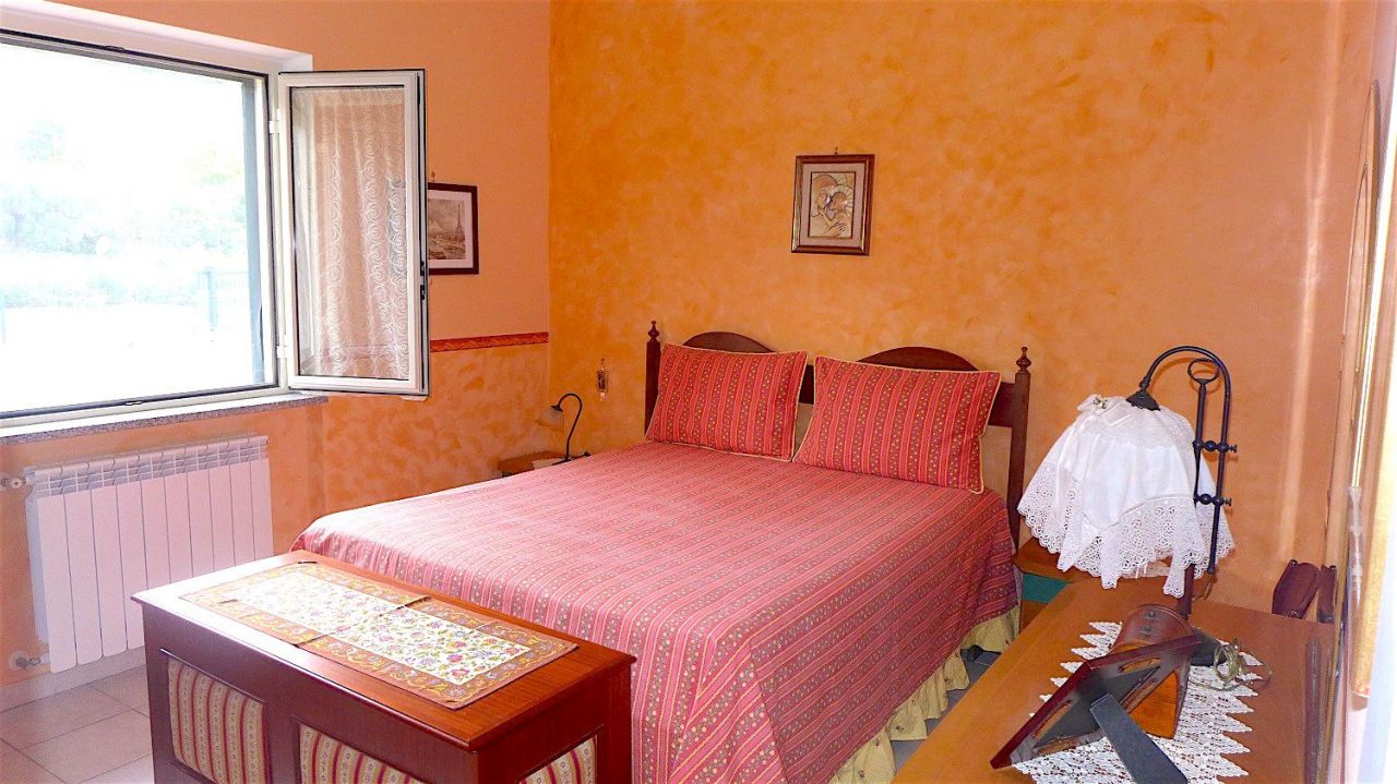 Таунхаус в Прая-а-Маре, Италия, 110 м2 фото 3